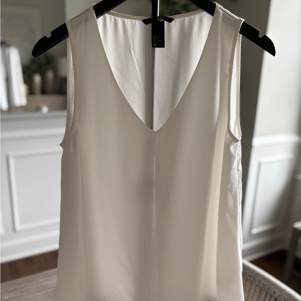 H&M White Sleeveless flowy Tank Top
